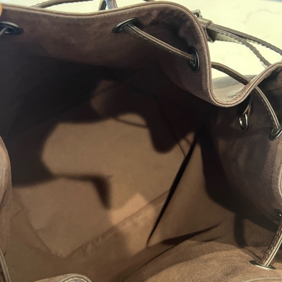 Authentic Mocha LOUIS VUITTON Epi Petit Noe - Picture 11 of 13